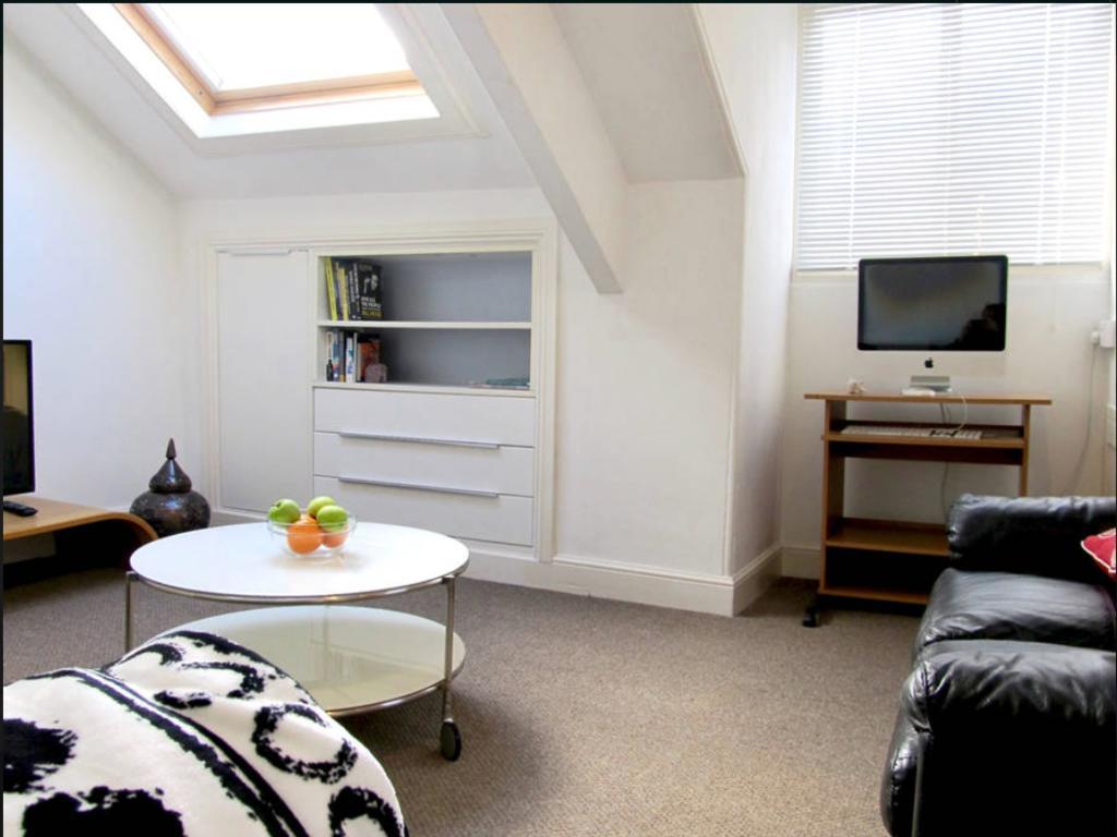 The Hideaway, Victorian Townhouse Apartment With Parking Plymouth Esterno foto